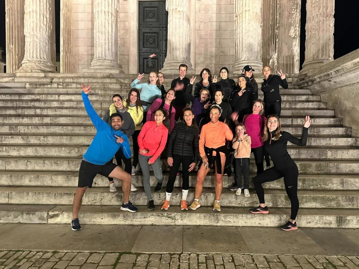 Photo de groupe des participants d'une séances de sport Run and Smile à Nîmes