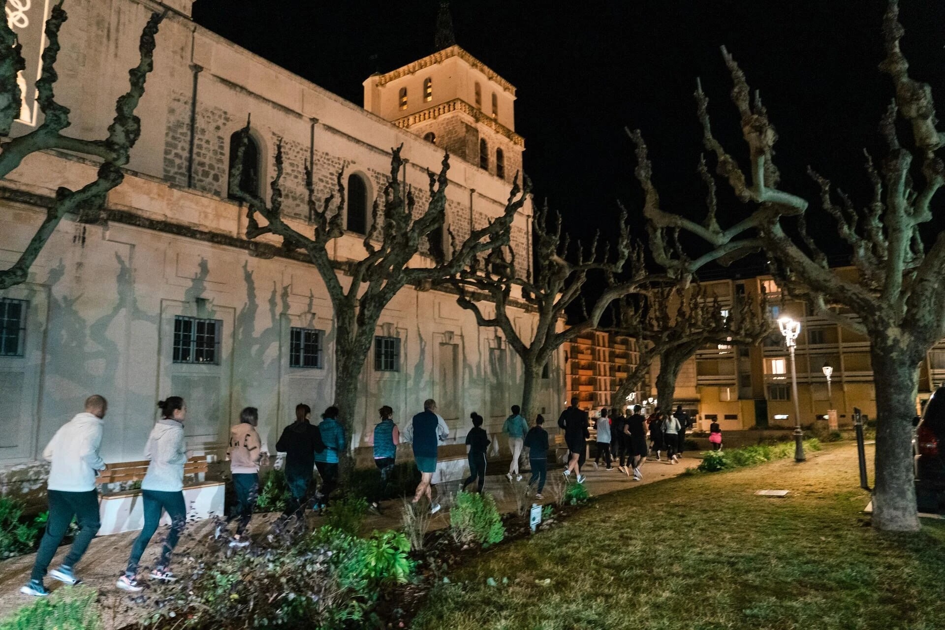 Séance Run and Smile au centre ville d'Alès de nuit